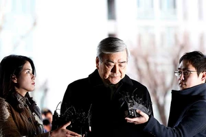 Chủ tịch Korean Air xin lỗi dân vì con ngỗ ngược