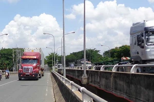 Xe quá tải tung hoành ‘trước mũi’ trạm cân