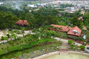 Biệt phủ sinh thái nhà quan ‘xẻ’ rừng Vân Đồn