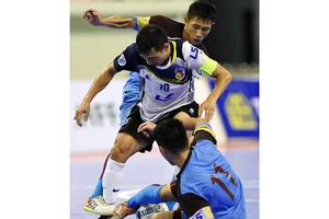 Bầu Tú chơi futsal như bầu Hiển ở V-League