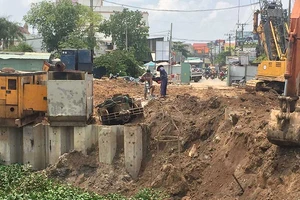 Ì ạch xây cầu Tân Kỳ Tân Quý