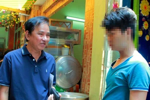 Ông bí thư khu phố Tây vận động trùm ma túy hoàn lương