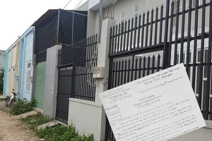 ‘Phù phép’ sân cầu lông thành chục căn nhà để bán