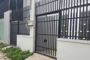 Khu thể thao biến tướng thành nhà ở: Đập như thế nào?