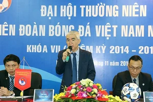 Ứng viên chủ tịch Trần Quốc Tuấn phải giải trình