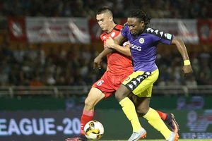 Không Công Vinh, người hâm mộ vẫn ủng hộ thầy trò HLV Miura