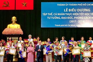 TP.HCM vinh danh 244 cá nhân học và làm theo gương Bác