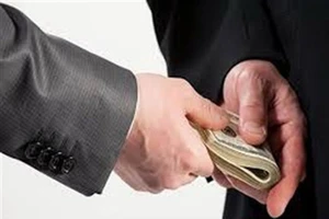 1 phóng viên bị bắt vì nhận tiền doanh nghiệp