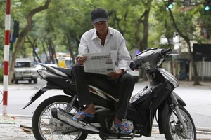 Này hỡi ôi báo giấy, hồn ở đâu bây giờ!