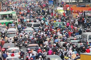 Tiếp tục kiến nghị hạn chế xe cá nhân để giảm ùn tắc