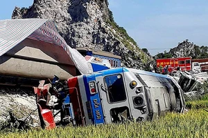 Lật tàu lửa, nhiều người thương vong