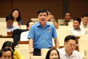 Tranh luận về đề xuất lùi thời hạn sửa Luật Công đoàn