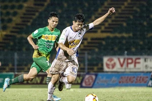 HA Gia Lai lên tốp 4 nhờ ‘chiến’ nhiều hơn ‘diễn’