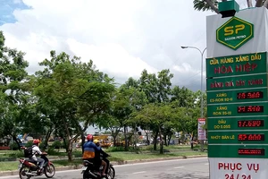 Giá hàng hóa ‘nhảy múa’ vì giá xăng liên tục tăng