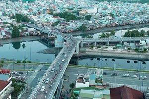 Cuối tháng 6 mở rộng toàn bộ cầu Chữ Y