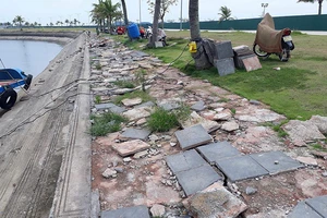 Nhếch nhác cảng tàu khách Tuần Châu