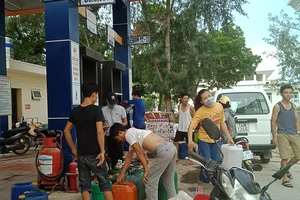 Cô Tô mất điện, cuộc sống ‘lộn tùng phèo’