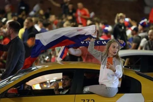 Ngôi đầu bảng A khó thoát khỏi tay đội Nga