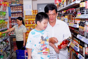 ‘1 người bị bệnh, bắt cả nhà phải uống thuốc’