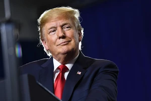 Ông Trump thắng, Mỹ vẫn chia làm đôi