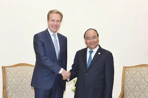 Thủ tướng tiếp chủ tịch điều hành Diễn đàn Kinh tế Thế giới