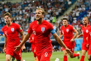 Colombia-Anh: Sư tử Anh đi trên đường trải hoa hồng