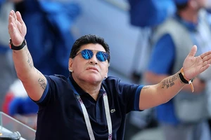 Người Anh lại bị Maradona xát muối vào vết thương