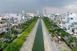 Rạch Hàng Bàng: Hôm qua ta lấp, hôm nay ta đào!