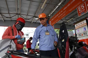 Giá cả tăng nếu lại tăng thuế xăng dầu