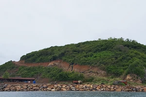 Buộc ngừng thi công dự án ‘xẻ thịt’ Hòn Rùa, Nha Trang