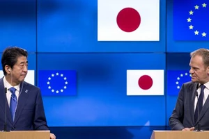 Nhật và EU ‘ngược đường’ ông Trump