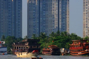 Đừng bóp nát diện mạo sông Sài Gòn