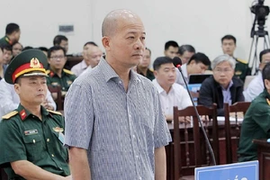  Út ‘trọc’ nói mua bằng giả vì dân trí thấp