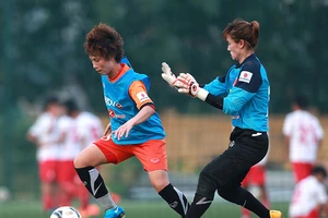 Tập ở Nhật, chơi ở Indonesia