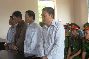 4 anh em ruột lãnh án vì đánh công an xã