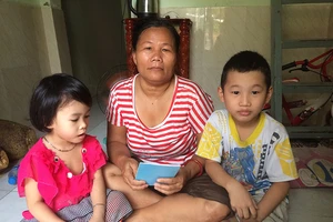 Chuyện về gia đình 15 năm không giấy tờ tùy thân