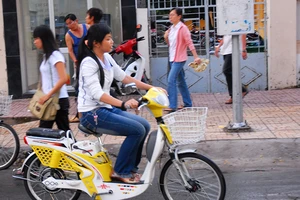 TP.HCM có cần quản lý xe đạp điện?