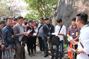 Mạnh tay dẹp hướng dẫn viên chui Trung Quốc