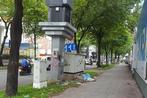 Vì sao chưa thể ngầm hóa tủ điện vỉa hè?