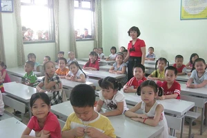 Hà Nội: Chen chúc 70 bé trong một lớp