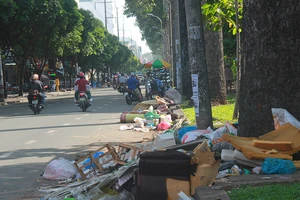 Phạt nguội người xả rác: Phường nói gì?