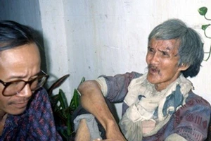 Nhạc sĩ Cõng mẹ đi chơi ‘cõng’ thơ Bùi Giáng