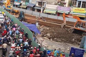 Dân đang khóc ròng vì lô cốt