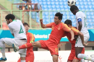 Thêm Saudi Arabia và UAE vào tứ kết