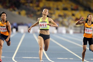 Hat trick vàng, Lê Tú Chinh nhập cuộc