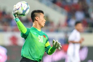 Thủ môn Bùi Tiến Dũng và 50% thành bại cho đội nhà