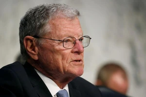 Ai thay ông McCain làm chủ tịch Ủy ban Quân vụ Thượng viện?