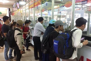 Bến xe Miền Đông: ‘Cháy’ vé xe đi nghỉ lễ 2-9