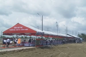 Muốn mua đất quận 7, cò dẫn sang… Long An