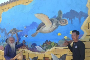 Ra Lý Sơn bảo vệ rùa biển bằng tranh bích họa 3D